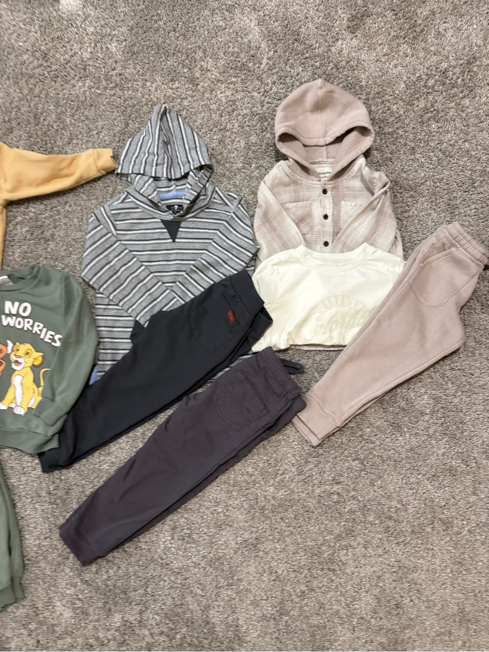 Bundle of Boys Clothes Matching Shirts and Pants Sz 4T - Picture 5 of 8